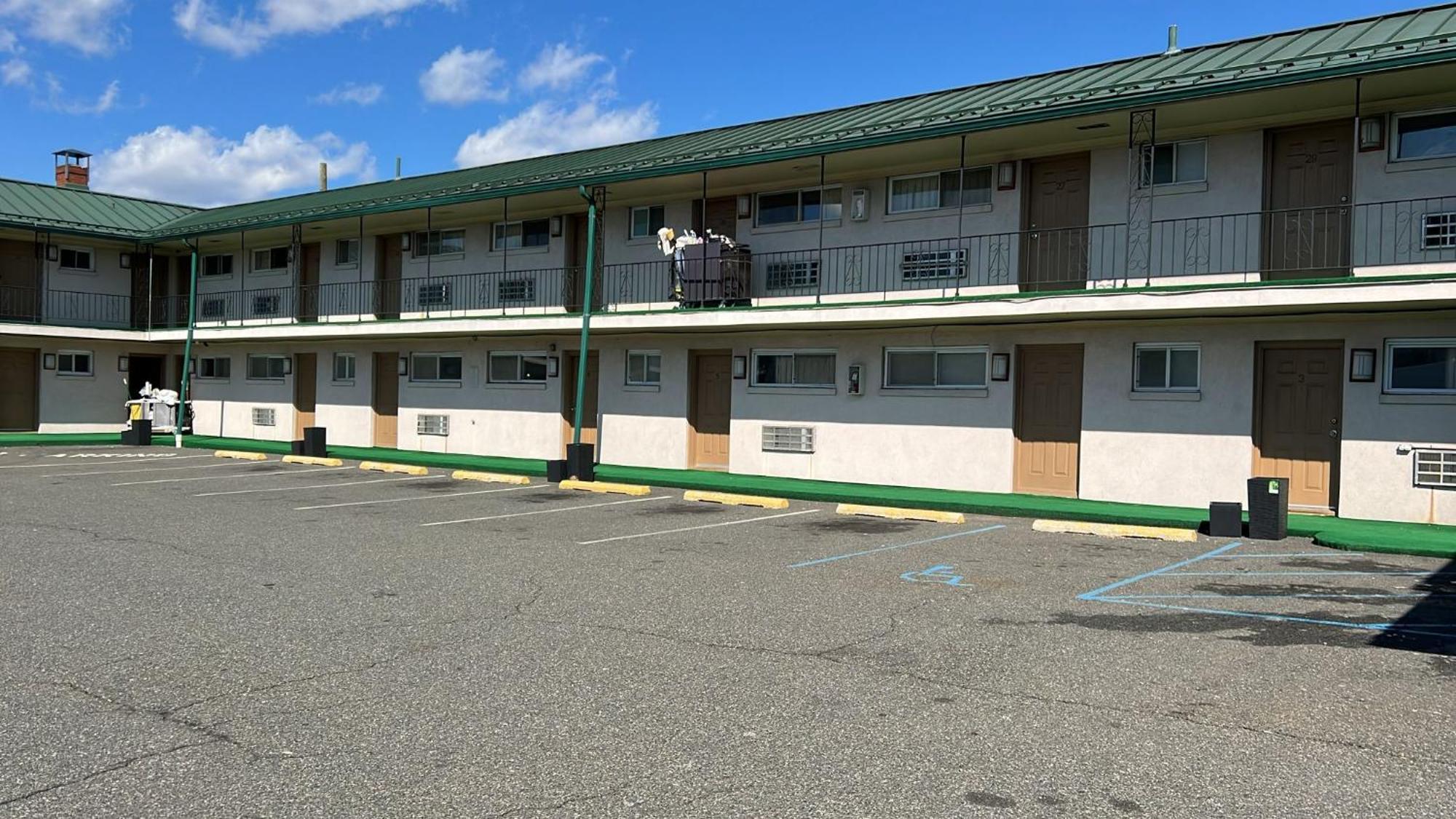 Winslow Motel Lyndhurst Exterior photo